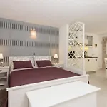 Studio Tironi 2 -sonja Apartment