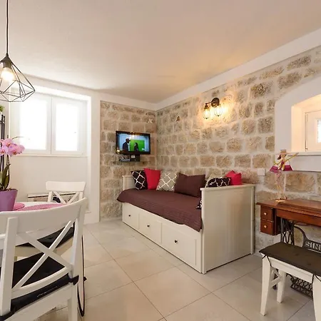 Apartman Studio Tironi 2 -sonja Trogir