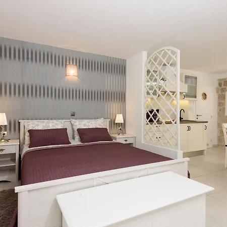 Studio Tironi 2 -sonja Apartman